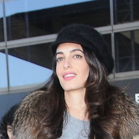 George et Amal Clooney à l'aéroport de Los Angeles, le 27 janvier 2017.