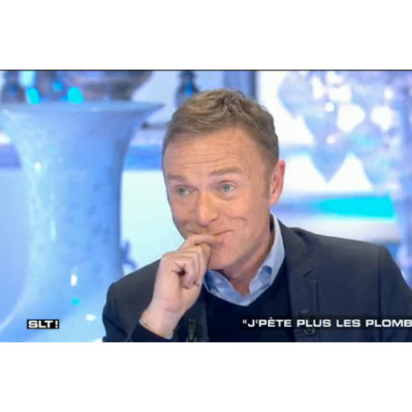 Christophe Hondelatte annonce la déprogrammation de "Crime et chatiment" sur France 3, le 28 janvier 2017 sur CAnal+ dans "Salut les terriens".