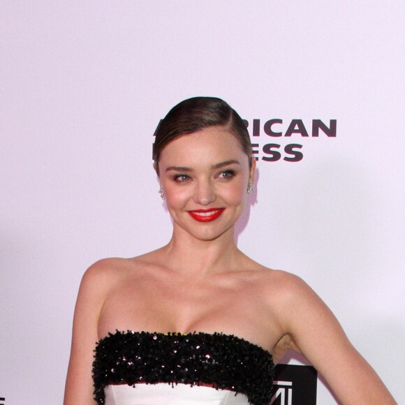 Miranda Kerr - Photocall de la soirée des 150 ans du magazine Harpers's Bazar à Los Angeles Le 27 Janvier 2017