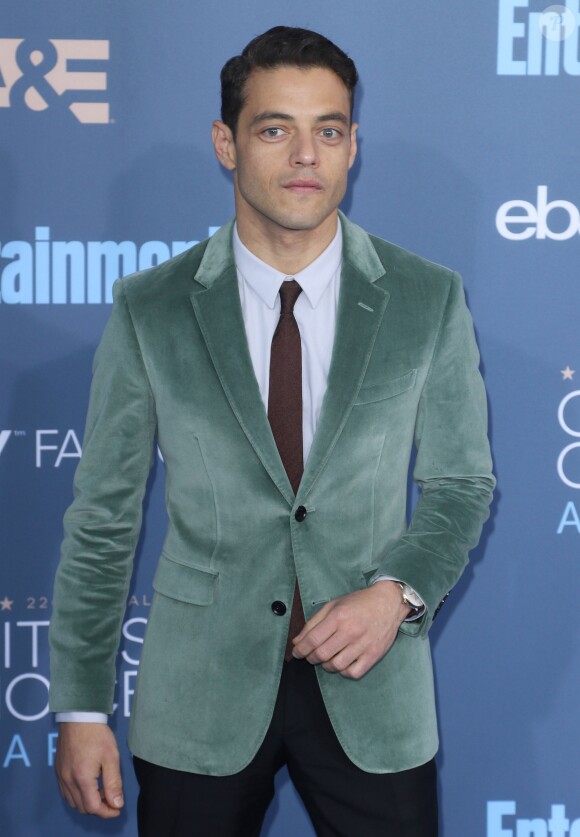 Rami Malek à la 22ème soirée annuelle Critics' Choice Awards au Barker Hangar à Santa Monica, le 11 décembre 2016