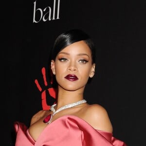 Rihanna  à la Soirée du premier "Bal de Diamant" à Beverly Hills. Le 11 décembre 2014.