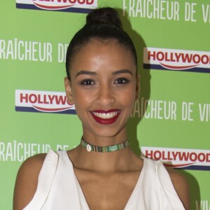 Semi-exclusif - Flora Coquerel (Miss France 2014) lors de l'inauguration du bar à gum éphémère de la marque de chewing-gums Hollywood le 27 janvier 2017 à l'Espace Beaurepaire. © Pierre Perusseau/Bestimage