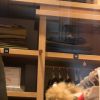 Semi-Exclusif - Pamela Anderson s'est rendue à la boutique SERGE BLANCO, 36, avenue de l'opéra à Paris le 26 janvier 2017. Piquée de curiosité après que la marque a récemment annoncée avoir retiré de ses créations, fourrures et plumes de canard, la star américaine a souhaité découvrir la collection de la marque Française. Elle a été séduite par des doudounes élaborées à la fibre écologique, sans plumes... évidemment, avec lesquelles elle est repartie afin de les offrir à ses deux Enfants, Dylan et Brandon.