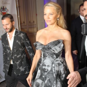 Pamela Anderson et son assistant Jérémy Parra à la soirée de la 40ème édition "The Best Awards" à l'hôtel Four Seasons George V à Paris, le 27 Janvier 2017. © Philippe Baldini/Bestimage