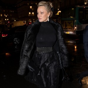 Exclusif - Pamela Anderson arrive à l'opéra de Paris pour assister au ballet "Tree of codes" le 3 février 2017. © Cyril Moreau/Bestimage