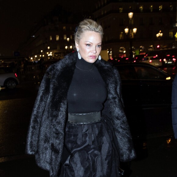 Exclusif - Pamela Anderson arrive à l'opéra de Paris pour assister au ballet "Tree of codes" le 3 février 2017. © Cyril Moreau/Bestimage