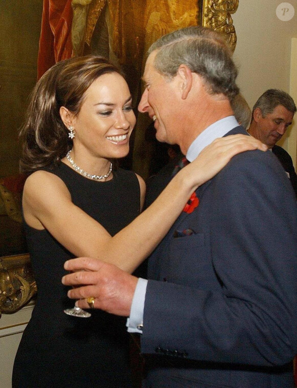 Tara Palmer Tomkinson et le prince Charles à la réception du Mois de sensibilisation au cancer du sein à Londres, le 27 octobre 2003 à Clarence House, Londres.