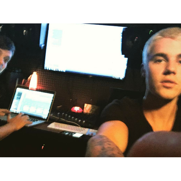 Justin Bieber est de retour sur Instagram. Il a publié une photo de lui en studio, le 8 février 2017