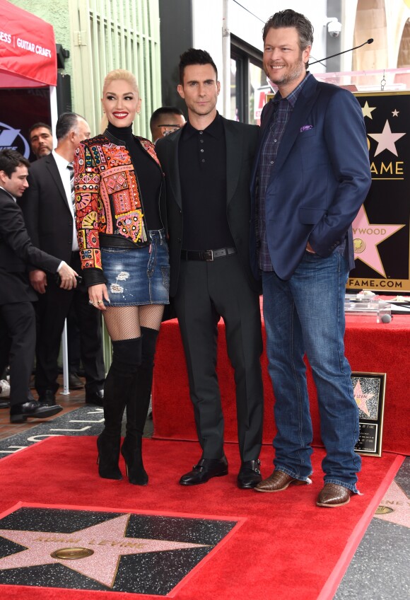 Adam Levine avec Blake Shelton et Gwen Stefani - Adam Levine reçoit son étoile sur le Walk of Fame à Hollywood, le 10 février 2017 © Chris Delmas/Bestimage