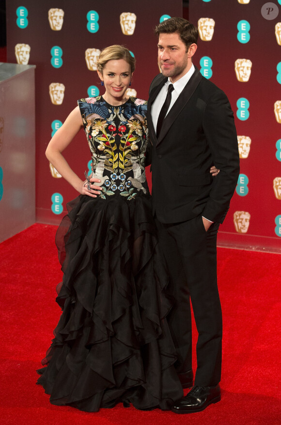 Emily Blunt et son mari John Krasinski - Arrivée des people à la cérémonie des British Academy Film Awards (BAFTA) au Royal Albert Hall à Londres, le 12 février 2017.