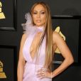 Jennifer Lopez sur le tapis rouge des Grammy Awards le 12 février 2017 à Los Angeles