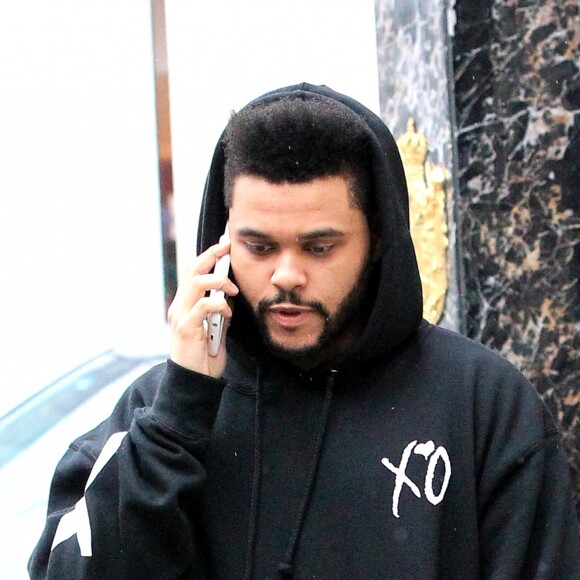 The Weeknd sort de la boutique "Cartier" à Beverly Hills. Los Angeles, le 10 février 2017.  The Weeknd was seen doing some shopping at Cartier in Beverly Hills. Los Angeles, February 10th, 2017.10/02/2017 - Los Angeles