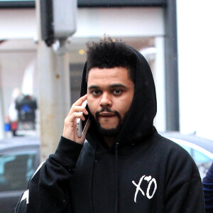 The Weeknd sort de la boutique "Cartier" à Beverly Hills. Los Angeles, le 10 février 2017.  The Weeknd was seen doing some shopping at Cartier in Beverly Hills. Los Angeles, February 10th, 2017.10/02/2017 - Los Angeles