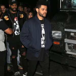 The Weeknd à la sortie du magasin Mayfield popup à Los Angeles, le 10 février 2017  R&B singer The Weeknd was spotted doing a late night promotional appearance at a Mayfield popup store in Los Angeles, California on February 10, 201710/02/2017 - Los Angeles