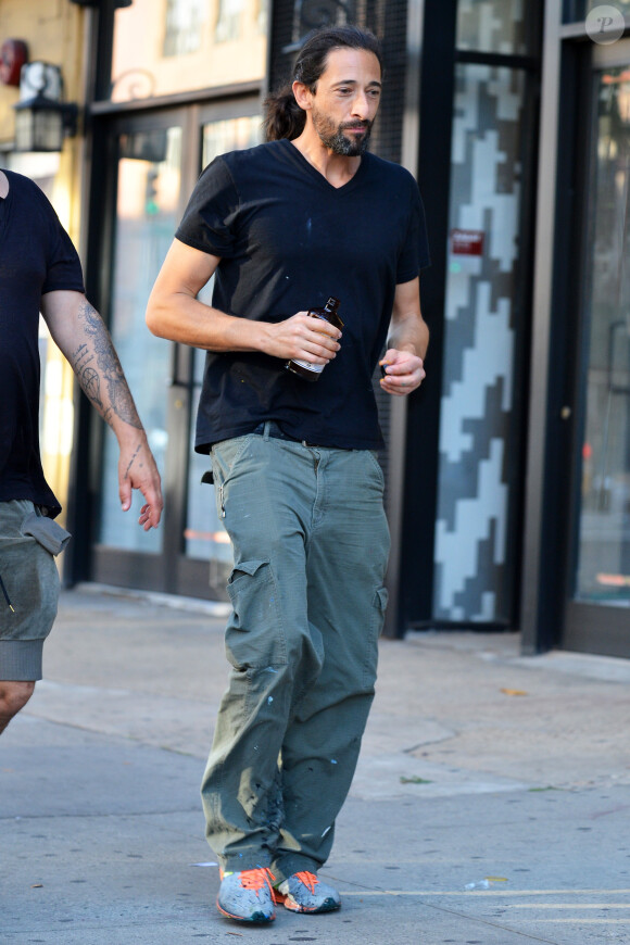 Exclusif - Adrien Brody se balade dans les rues de New York, le 11 septembre 2016