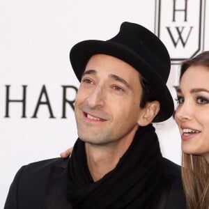 Adrien Brody et sa compagne Lara Lieto - Photocall de la soirée "23th edition of AmfAR's Cinema Against AIDS" Gala à l'hôtel de l'Eden Roc au Cap d'Antibes, le 19 mai 2016, lors du 69 ème Festival International du Film de Cannes. © Dominique Jacovides/Bestimage