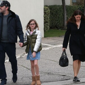 Jennifer Garner et Ben Affleck à la sortie d'une église avec leurs enfants Violet, Seraphina et Samuel à Brentwood. La mère de Ben, Chris Ann Boldt les accompagne. Le 5 février 2017