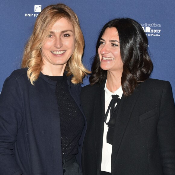 Julie Gayet et Elisa Soussan - Dîner des producteurs et remise du prix "Daniel Toscan du Plantier" à l'hôtel Four Seasons George V à Paris, le 20 février 2017.