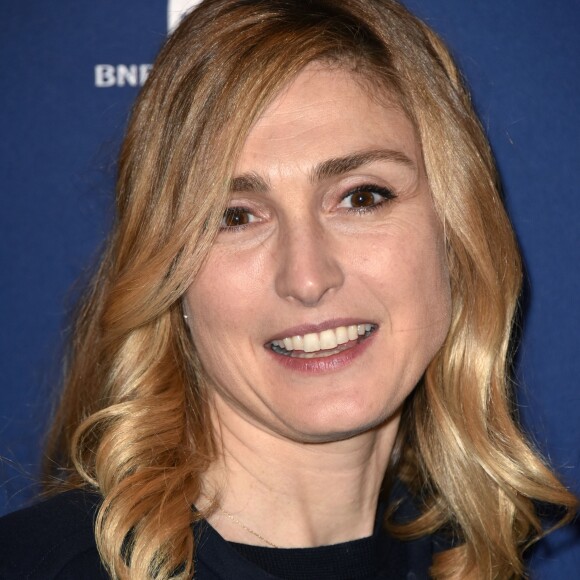 Julie Gayet - Dîner des producteurs et remise du prix "Daniel Toscan du Plantier" à l'hôtel Four Seasons George V à Paris, le 20 février 2017.