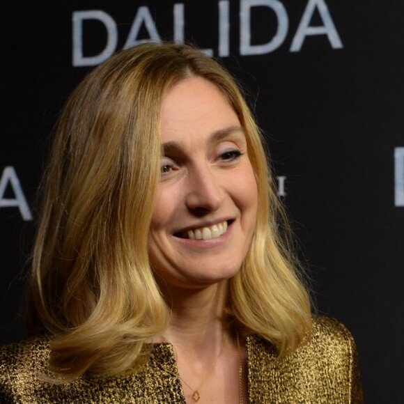 Julie Gayet - Avant-première du film "Dalida" à L'Olympia, Paris le 30 novembre 2016. © Rachid Bellak/Bestimage