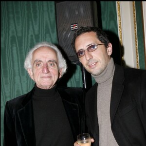Gad Elmaleh et son père à Paris en janvier 2006.