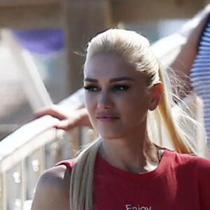 Gwen Stefani se relaxe avec ses amis dans un hôtel de Palm Beach le 12 février 2017