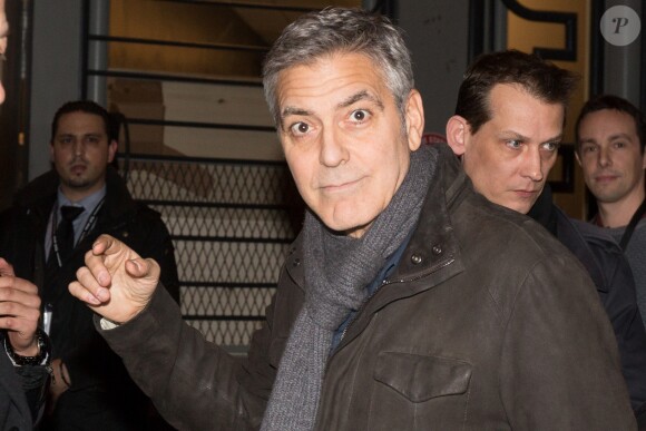 Semi-exclusif - L'acteur américain George Clooney sort de la répétition de la 42e cérémonie des César du cinéma, organisée par l'Académie des arts et techniques du cinéma, à la salle Pleyel à Paris, France, le 23 février 2017.