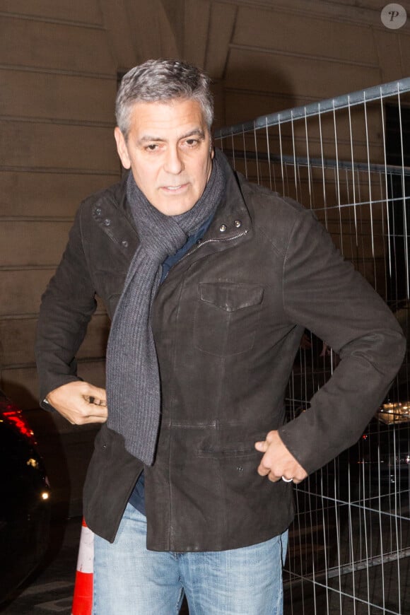 Semi-exclusif - L'acteur américain George Clooney sort de son hôtel pour se rendre à la répétition de la 42ème cérémonie des César du cinéma, organisée par l'Académie des arts et techniques du cinéma, à la salle Pleyel à Paris, France, le 23 février 2017. Semi-exclusive - US actor George Clooney is seen leaving his hotel to attend the rehearsal of the 42th Cesar ceremony at the Salle Pleyel in Paris, France, on February 23, 2017.23/02/2017 - Paris