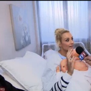 Elodie Gossuin interviewée par un faux journaliste de TF1 - "Stars sous hypnose", vendredi 24 février 2017, TF1