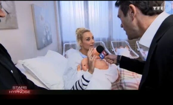 Elodie Gossuin interviewée par un faux journaliste de TF1 - "Stars sous hypnose", vendredi 24 février 2017, TF1