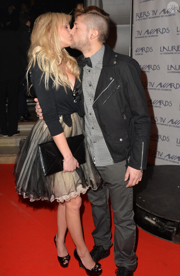 Adixia (Les Ch'tis) et son petit-ami Paga (Les Marseillais) à la Cérémonie des "Lauriers TV Awards 2015" à la Cigale à Paris, le 6 janvier 2015.