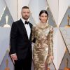 Justin Timberlake et Jessica Biel (robe Kaufmanfranco) sur le tapis rouge des Oscars au Dolby Theatre, Los Angeles, le 26 février 2017.