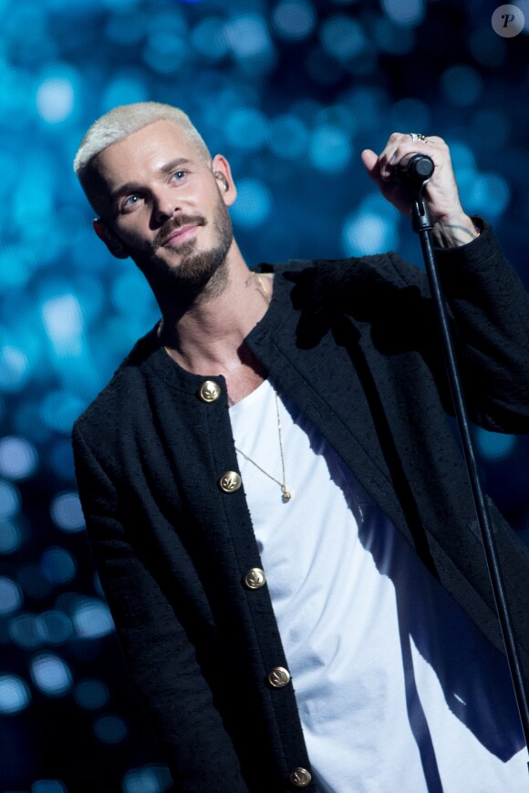 Exclusif - M. Pokora (Matt Pokora), Julien Clerc - Enregistrement de l'émission "Cette Soirée Là" au Zénith de Paris le 8 et 9 janvier 2017. TF1 proposera samedi 14 janvier prochain un rendez-vous hommage à Claude François. Disparu il y a bientôt 40 ans, Claude François sera chanté par une vingtaine d'artistes présents depuis le Zénith de Paris, parmi lesquels évidemment M. Pokora, qui lui rend depuis quelques semaines un hommage commercial très plébiscité. Son album de reprises My Way vient de dépasser le cap des 400 000 exemplaires vendus en France. Pour cette grande soirée, les plus grands artistes français reprendront à leur manière les tubes de Claude François : " Belinda ", " Alexandrie Alexandra ", " Chanson Populaire ", " Si J'avais Un Marteau ", " Magnolias For Ever ", ... © Cyril Moreau - Veeren Ramsamy / Bestimage