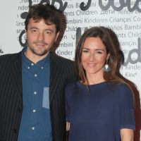 Emmanuelle Boidron et son mari Antoine amoureux face à la sexy Lola Marois