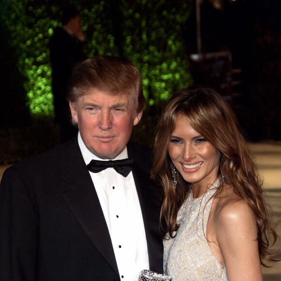 Donald Trump et Melania à la Vanity Fair Oscar Party à Los Angeles, le 28 février 2005.
