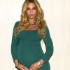 Beyoncé, enceinte de jumeaux, pose avant de se rendre à la soirée pre Oscars Harvey Weinstein organisée à Los Angeles le 25 février 2017.