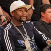 Le boxeur Floyd Mayweather Jr. - Célébrités lors du match de basket Lakers contre San Antonio Spurs au Staples Center de Los Angeles le 19 février 2016. © CPA/BESTIMAGE