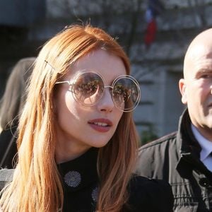 Emma Roberts - Défilé Chloé, prêt-à-porter automne-hiver 2017/2018 au Grand Palais à Paris. Le 2 mars 2017.