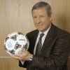 Archives - Raymond Kopa posant le 28 Février 1996 à Paris.