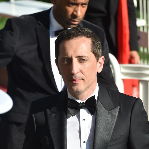 Gad Elmaleh à l'arrivée de la Montée des marches du film "Elle" lors du 69ème Festival International du Film de Cannes. Le 21 mai 2016.