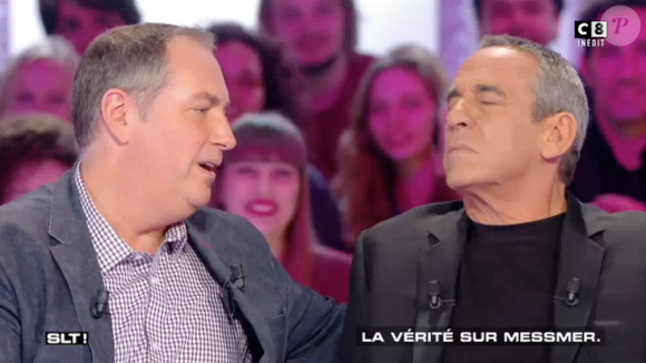 Thierry Ardisson hypnotisé par Messmer : Florence Foresti prend sa place. Emission "Salut les Terriens !" sur C8. Le 4 mars 2017.