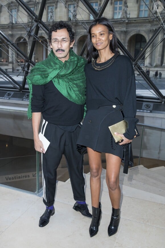Haider Ackermann et Liya Kebede au défilé de mode "Louis Vuitton", collection prêt-à-porter Automne-Hiver 2017-2018 au musée du Louvre à Paris, le 7 Mars 2017.© Olivier Borde/Bestimage