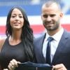 Jesé Rodriguez et sa compagne Aurah Ruiz ( mannequin et elle a participé à l'émission de télé-réalité MYHYV ('Mujeres y hombres y viceversa') - Jesé Rodriguez, la nouvelle recrue de l'équipe de football du PSG présenté lors d'une conférence de presse au stade du Parc des Princes à Paris, le 8 août 2016.