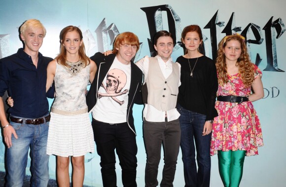 Tom Felton, Emma Watson, Rupert Grint, Daniel Radcliffe, Bonnie Wright et Jessie Cave à Londres en juillet 2009.