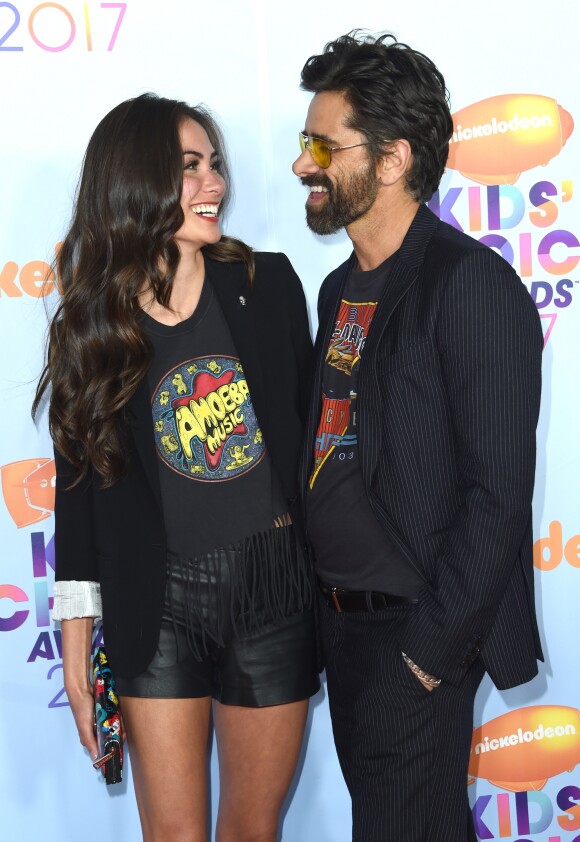 John Stamos et sa compagne Caitlin McHugh - Nickelodeon's 2017 Kids' Choice Awards à l'USC Galen Center à Los Angeles le 11 mars 2017.