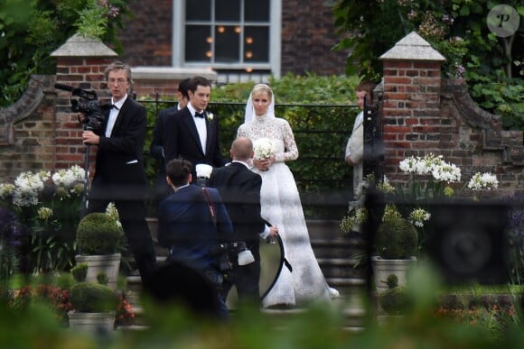 Nicky Hilton et James Rothschild lors de leur mariage à l'Orangerie du palais de Kensington, à Londres, le 10 juillet 2015.