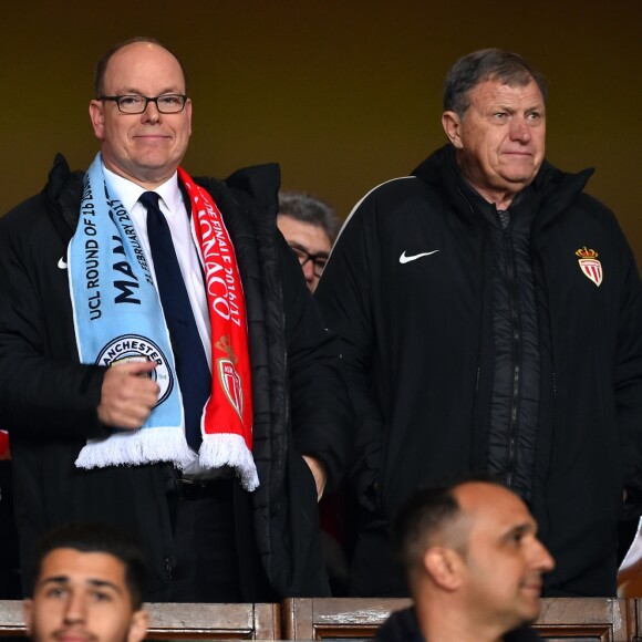 Le prince Albert II de Monaco et Michael Wittstock, le père de la princesse Charlene, lors du match retour de huitième de finale de Ligue des Champions entre l'AS Monaco et Manchester City au stade Louis II à Monaco le 15 mars 2017. Le club de la principauté, défait à l'aller 5 à 3, s'est qualifié pour les quarts de finale en battant les Anglais 3 buts à 1. © Bruno Bebert/Bestimage