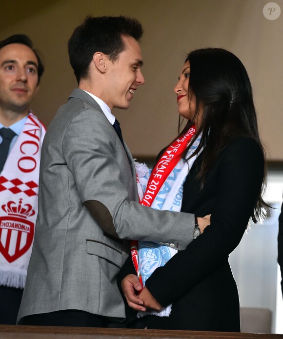 Louis Ducruet et sa compagne Marie heureux et amoureux lors du match retour de huitième de finale de Ligue des Champions entre l'AS Monaco et Manchester City au stade Louis II à Monaco le 15 mars 2017. Le club de la principauté, défait à l'aller 5 à 3, s'est qualifié pour les quarts de finale en battant les Anglais 3 buts à 1. © Bruno Bebert/Bestimage