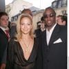 Jennifer Lopez et Puff Daddy au défilé Versace à Paris en juillet 2000. Le couple s'est fréquenté entre 1999 et 2001.