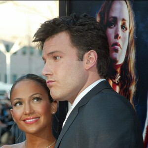 Jennifer Lopez et Ben Affleck à la première du film "Daredevil" à Los Angeles le 10 février 2003. Le couple s'est fréquenté entre 2002 et 2004 et avait même été fiancé.